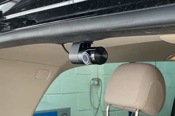 Headstone Cartech Harrow - The best rear dash cam placement