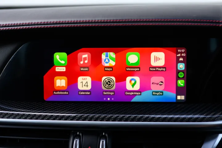 Headstone Carteck in Harrow Apple CarPlay & Android Auto